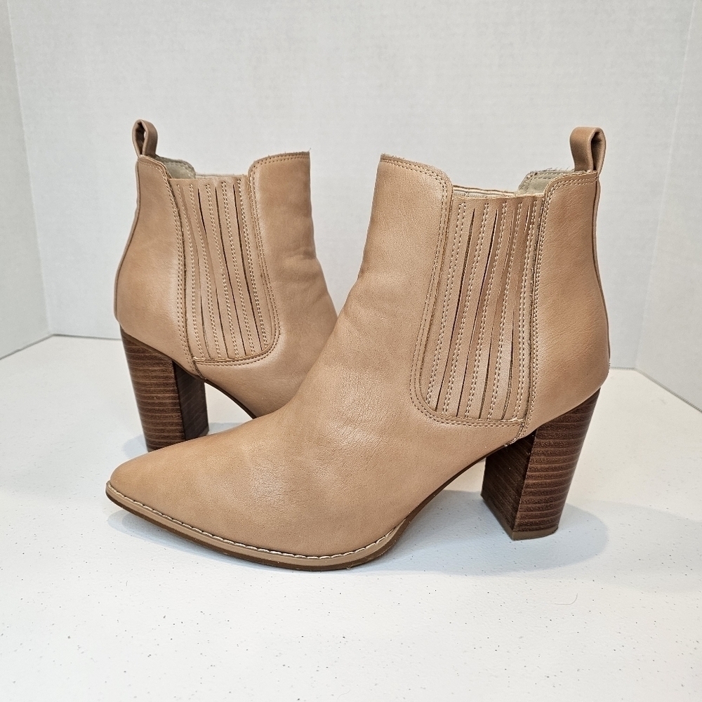 Oasis Society Boots Women's Size 9 Tan Leather High Heel Slip On Pointed Toe